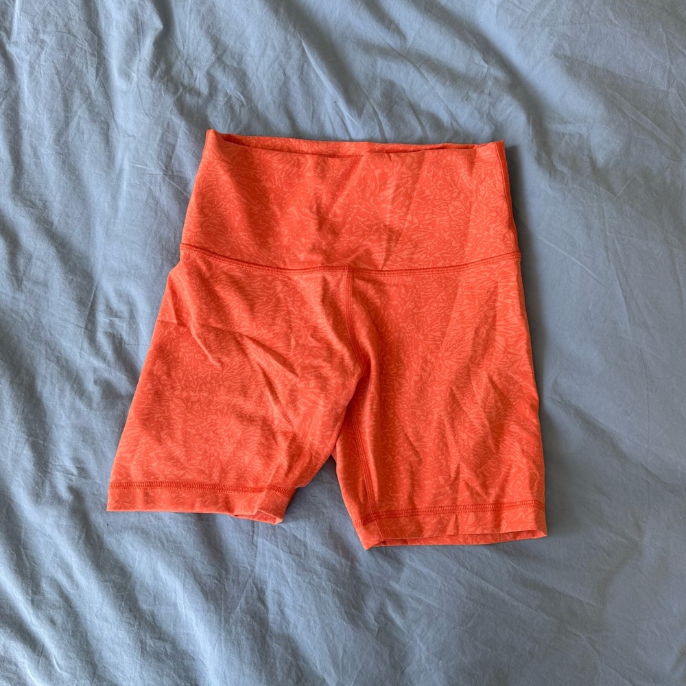 Lululemon Wunder Train High-Rise Short 6”